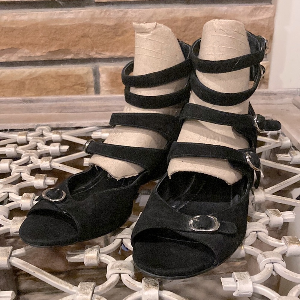 BCBG generation black velvet mini wedge sandals